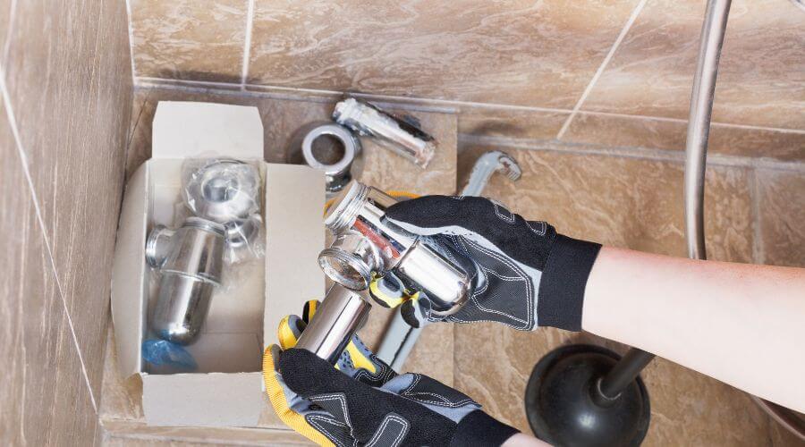 Professional gutter cleaning in Livermore, IA